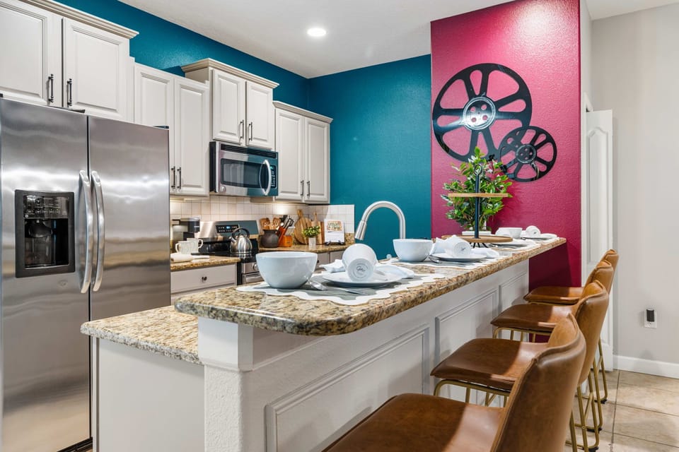 Open kitchen and dining area ideal for group meals