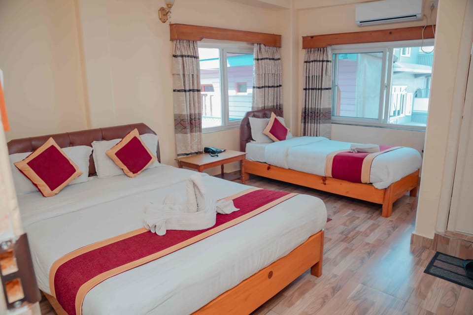 Family Suite | Iron/ironing board, free WiFi