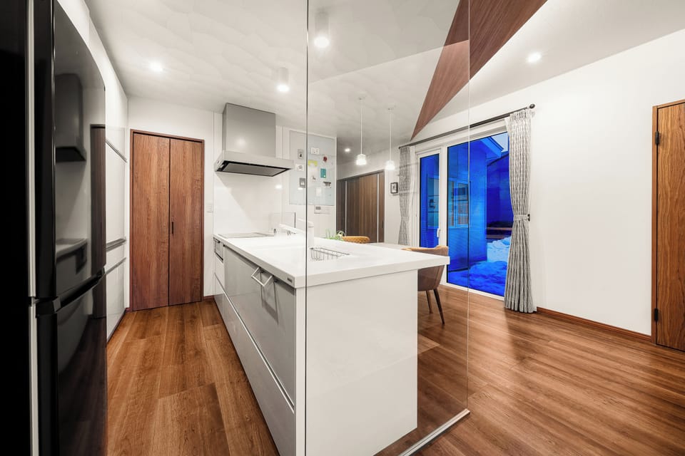 Apartment | Private kitchen | Fridge, microwave, stovetop, cookware/dishes/utensils