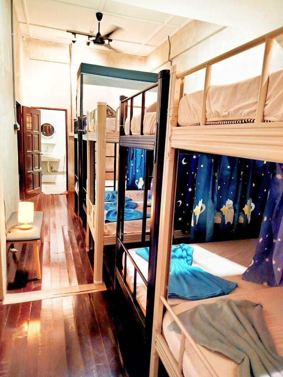 Laptop workspace, iron/ironing board, free WiFi, bed sheets