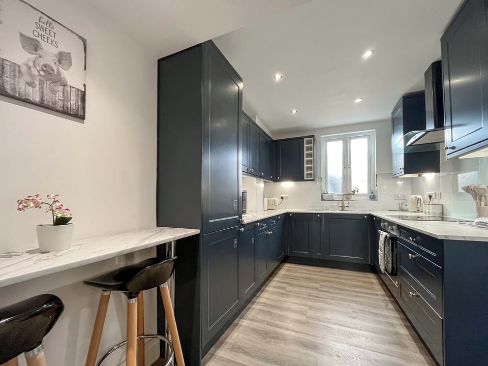 Kitchen/diner | Taliesin Retreat, Llandudno