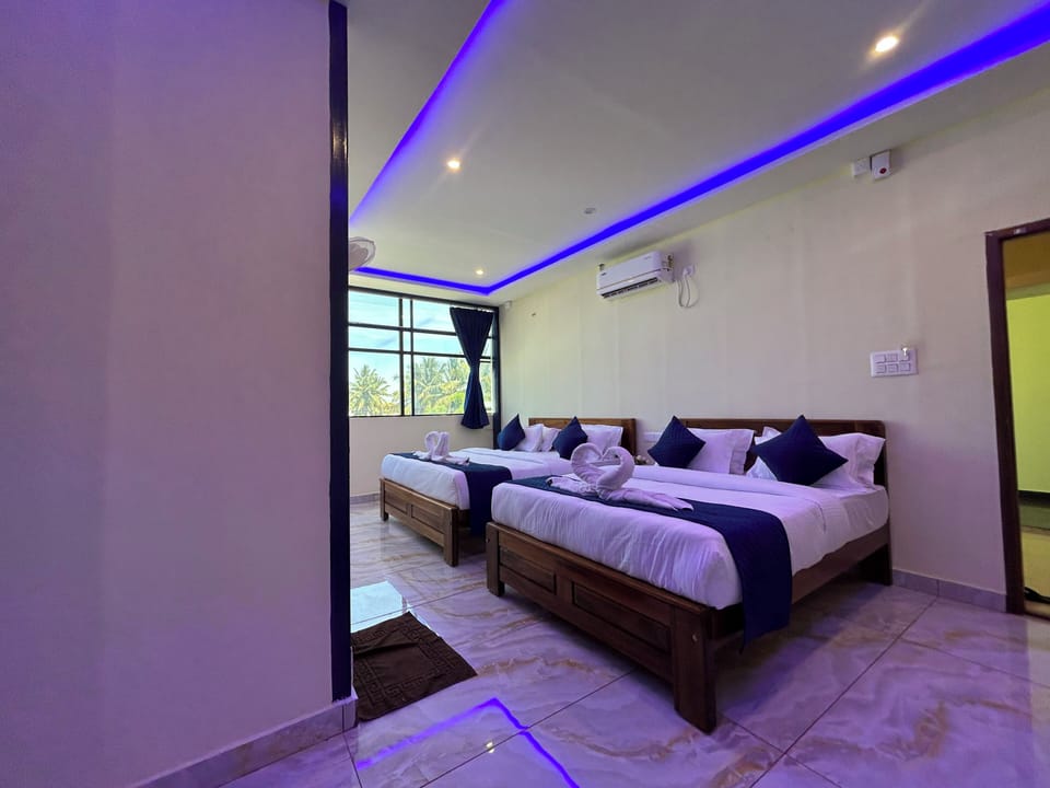 Family Studio Suite, City View | Desk, free WiFi