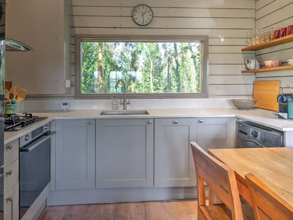 Kitchen | Oak Cabin - Midgham Farm, Ringwood