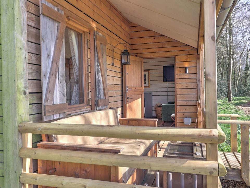 Decking | Oak Cabin - Midgham Farm, Ringwood