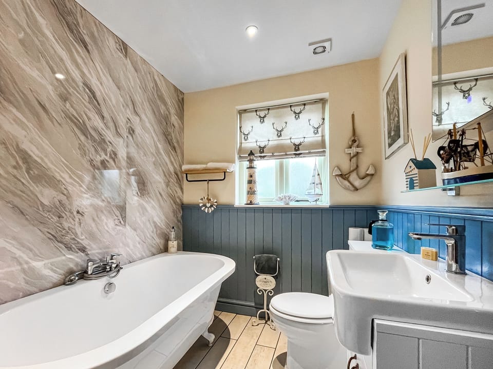 Bathroom | Upstairs at the White Lion, Holywell