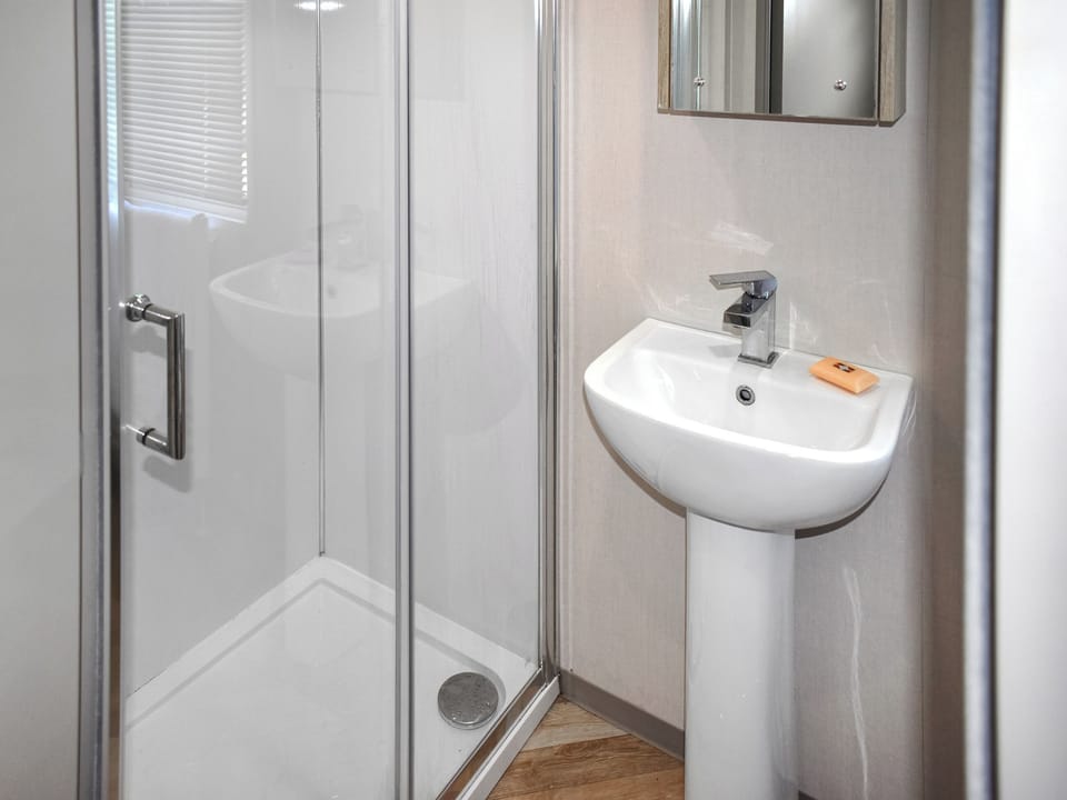Bathroom | Lodge 33, Woolacombe