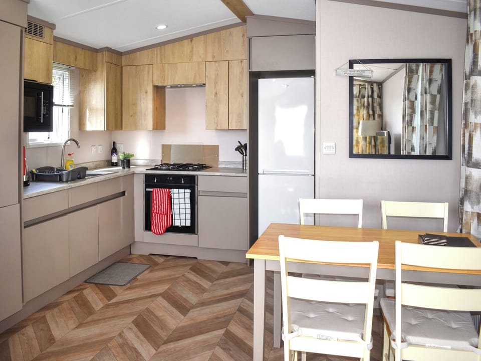 Kitchen/diner | Lodge 33, Woolacombe