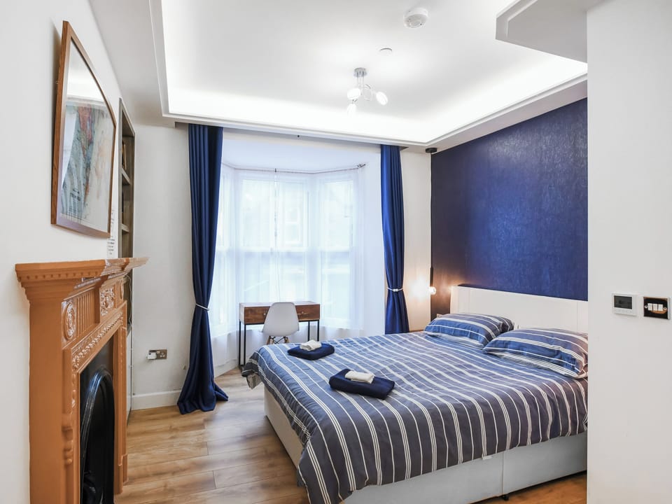 Double bedroom | The Lily Apartment 1 - Barmouth Retreats, Barmouth