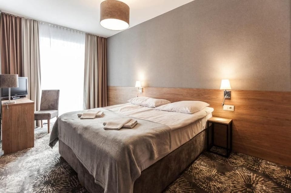 Double Room, Balcony | In-room safe