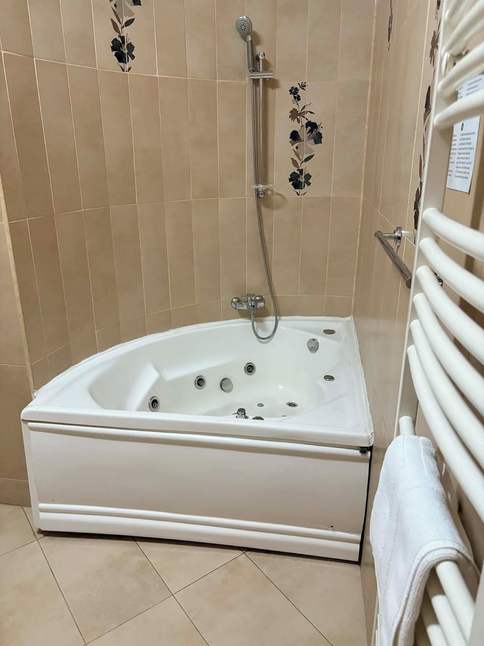 Classic Suite, City View | Bathroom | Free toiletries, slippers, towels, soap