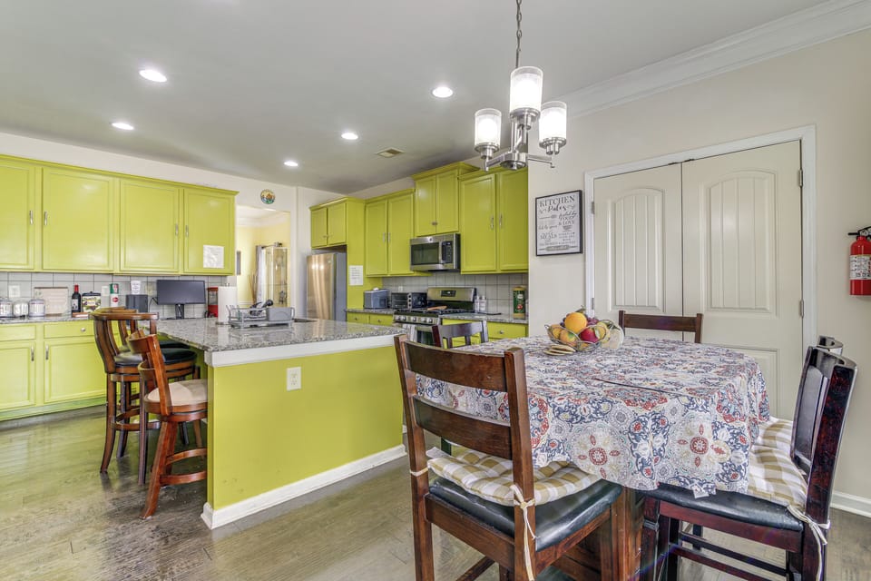 Kitchen | Workspace | 1st Floor