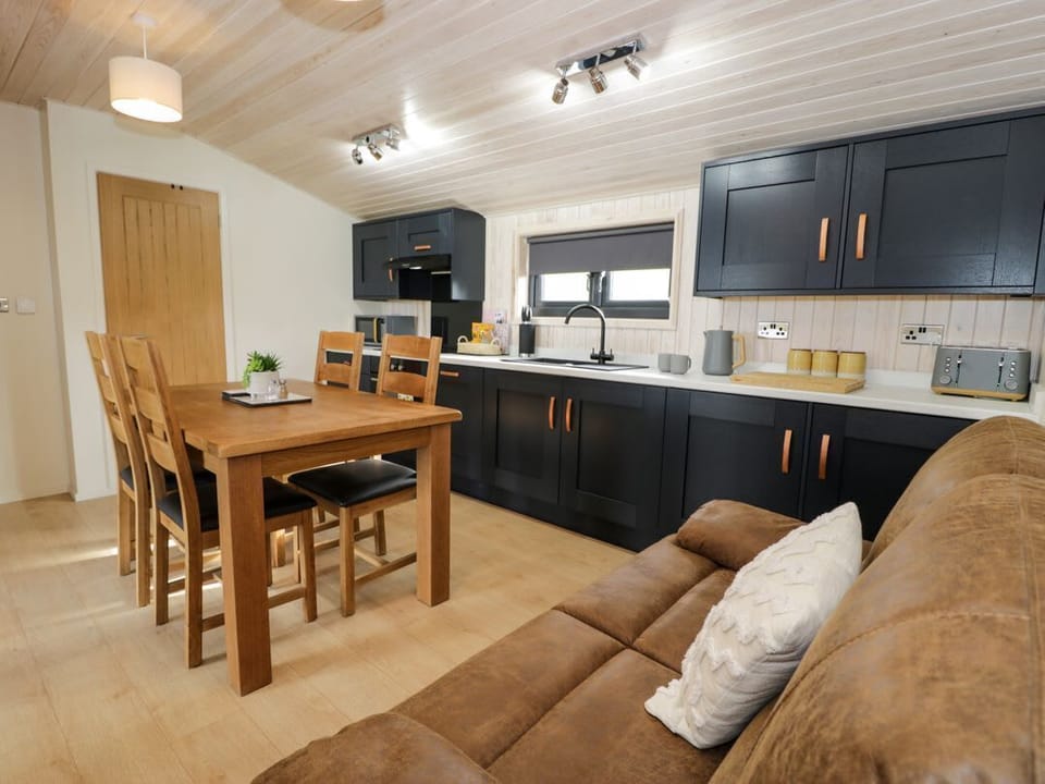Betsi (Lodge 1)