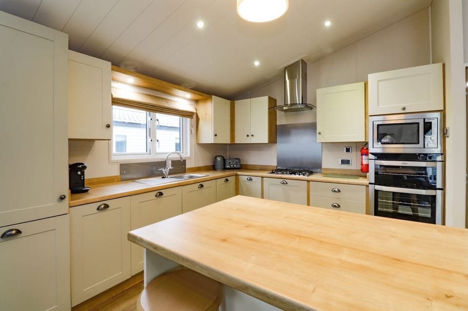 3 bedroom Lodge at Pevensey Bay