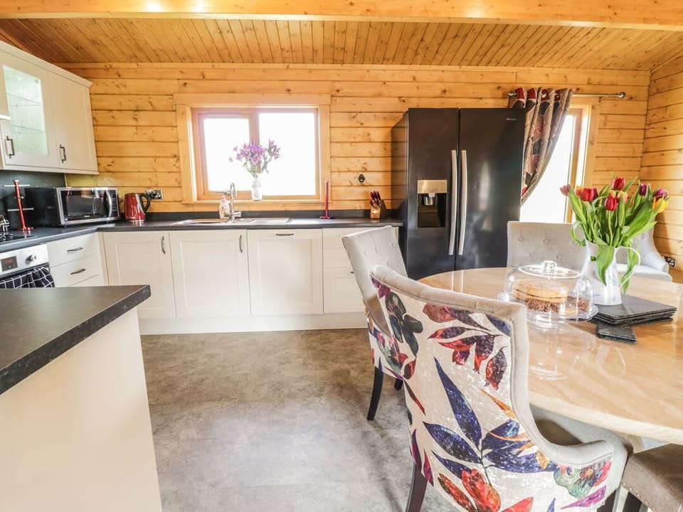 Manor Farm Lodges - Red Kite Lodge
