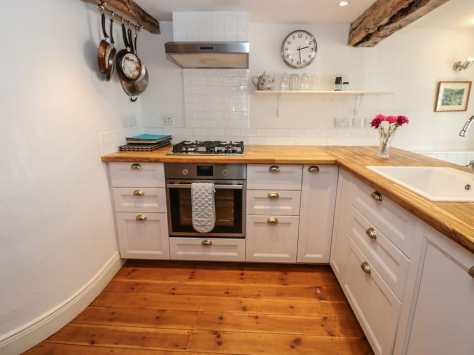 Cross View Cottage