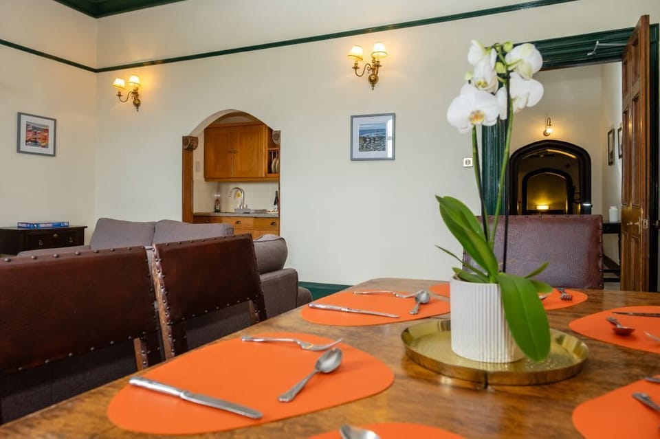 Watermouth Castle, Penn-Curzon Apartment
