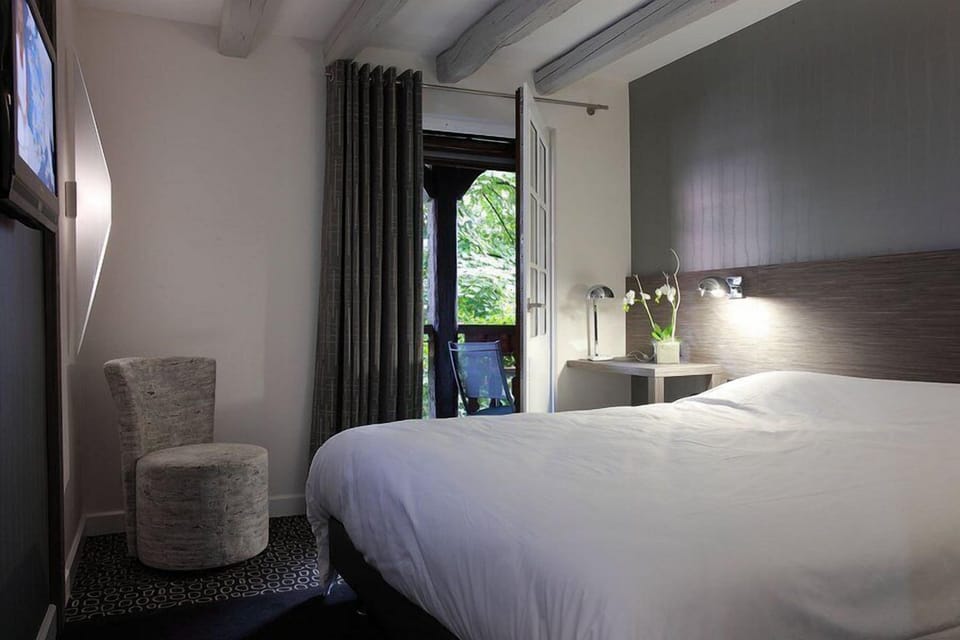 Superior Double Room, Balcony | In-room safe, blackout drapes, soundproofing, WiFi (free)