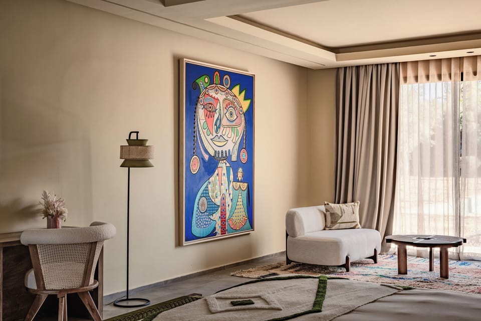 Suite | Desk, free WiFi