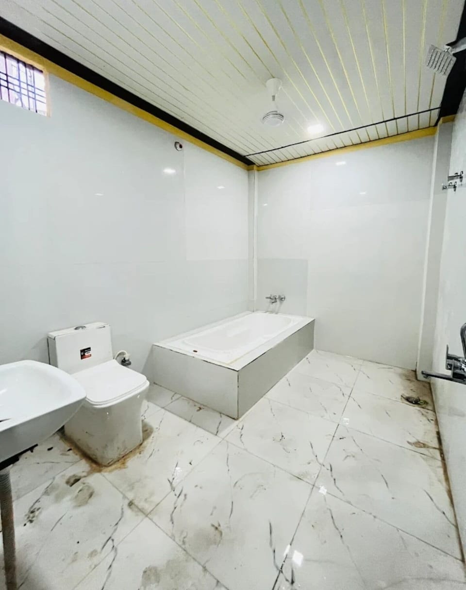Shower, free toiletries, towels, soap