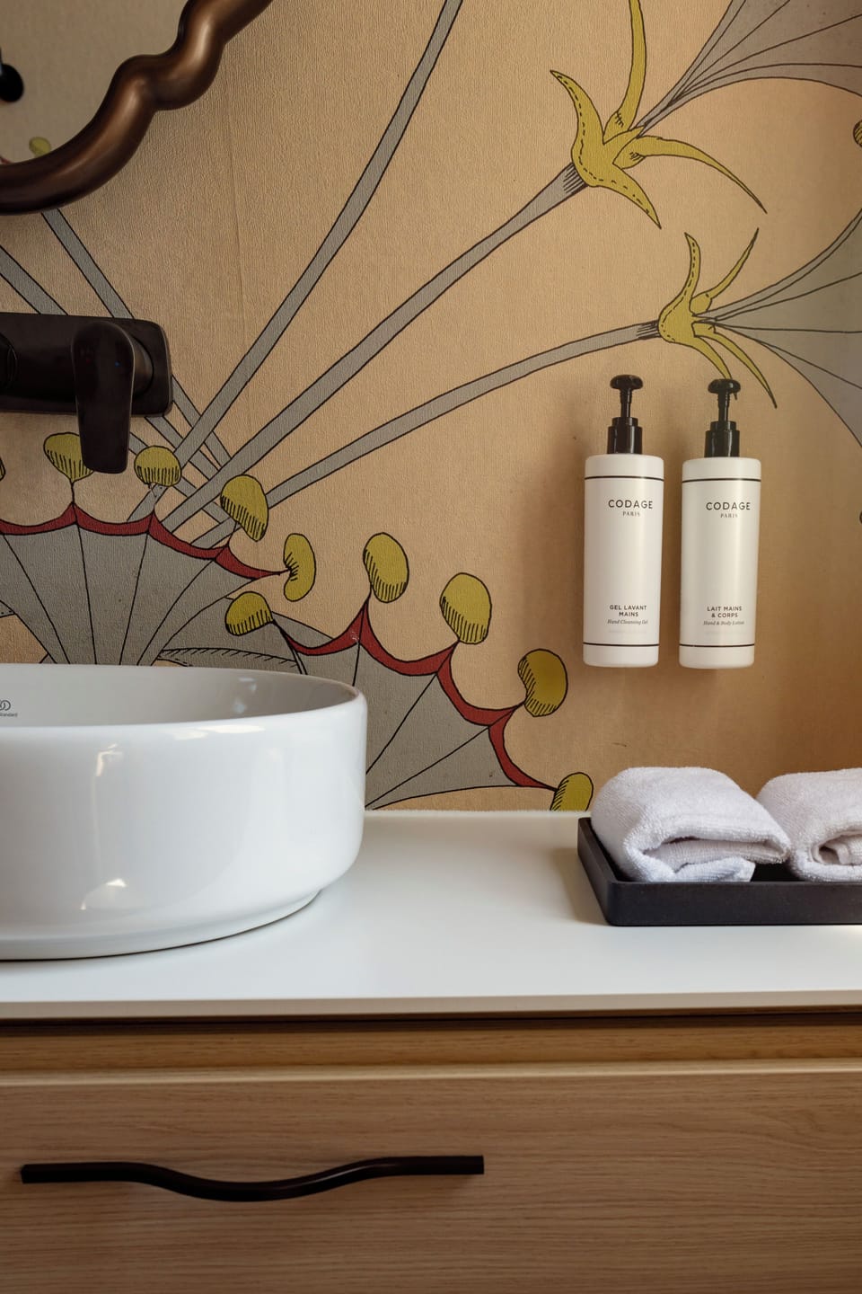 Classic Double or Twin Room | Bathroom | Shower, free toiletries, hair dryer, bathrobes