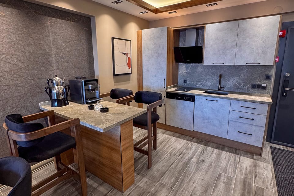 Minibar, in-room safe, iron/ironing board, cribs (free)