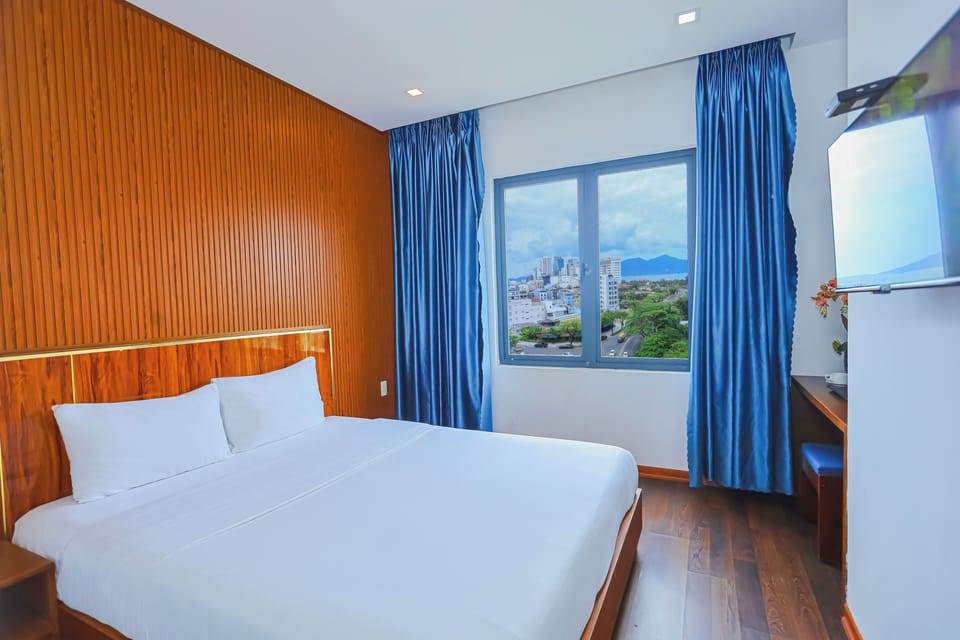 Double Room, Sea View | Blackout drapes, WiFi (free)