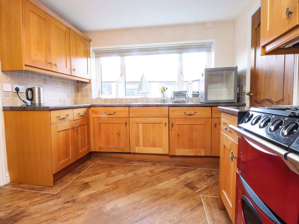 Dishwasher, cookware/dishes/utensils
