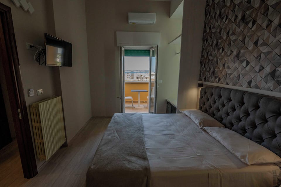 Classic Double Room | Desk, free WiFi