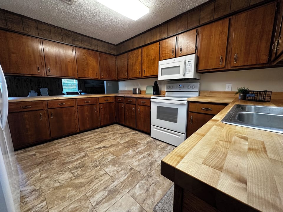 Kitchen with pass through