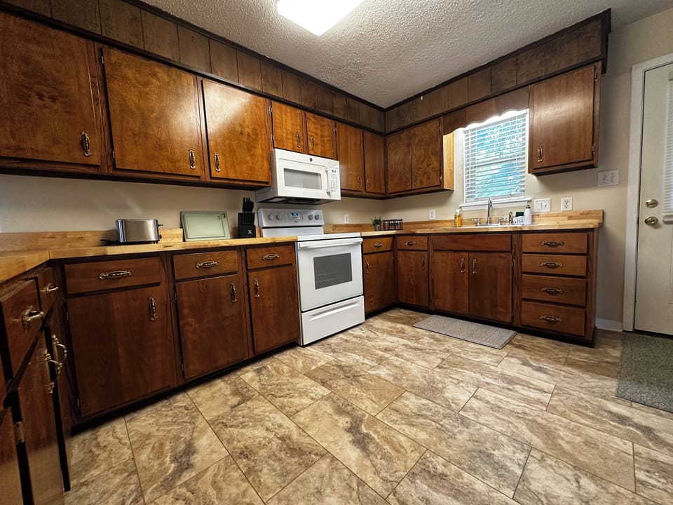 Large spacious kitchen