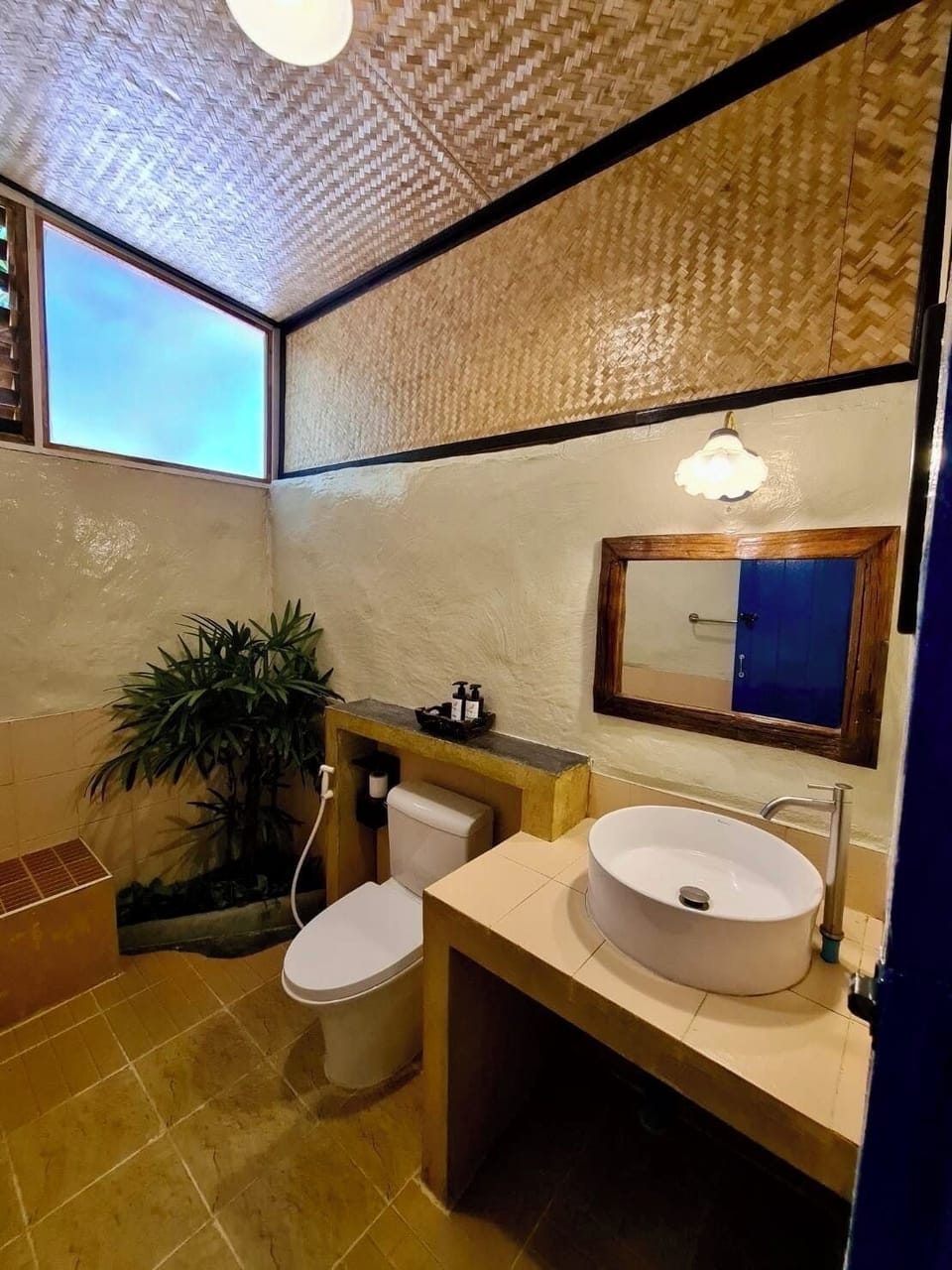 Family River View | Bathroom | Shower, rainfall showerhead, hair dryer, towels