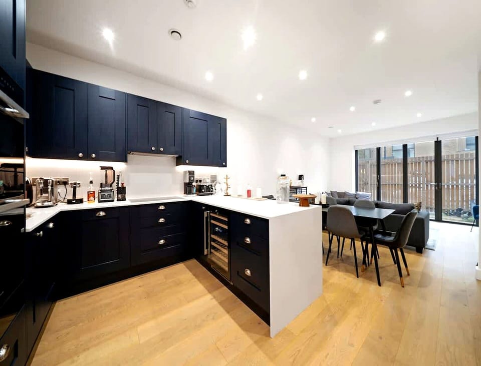 Apartment | Private kitchen | Cleaning supplies