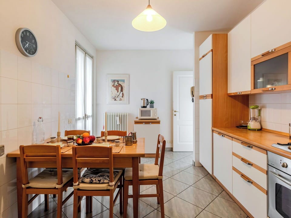 Furniture, Flooring, Interior Design, Wood, Floor, Countertop, Kitchen, Cabinetry, Ceiling, Kitchen & Dining Room Table