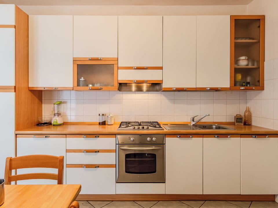 Kitchen, Kitchen Appliance, Cabinetry, Countertop, Wood, Major Appliance, Flooring, Interior Design, Furniture, Room