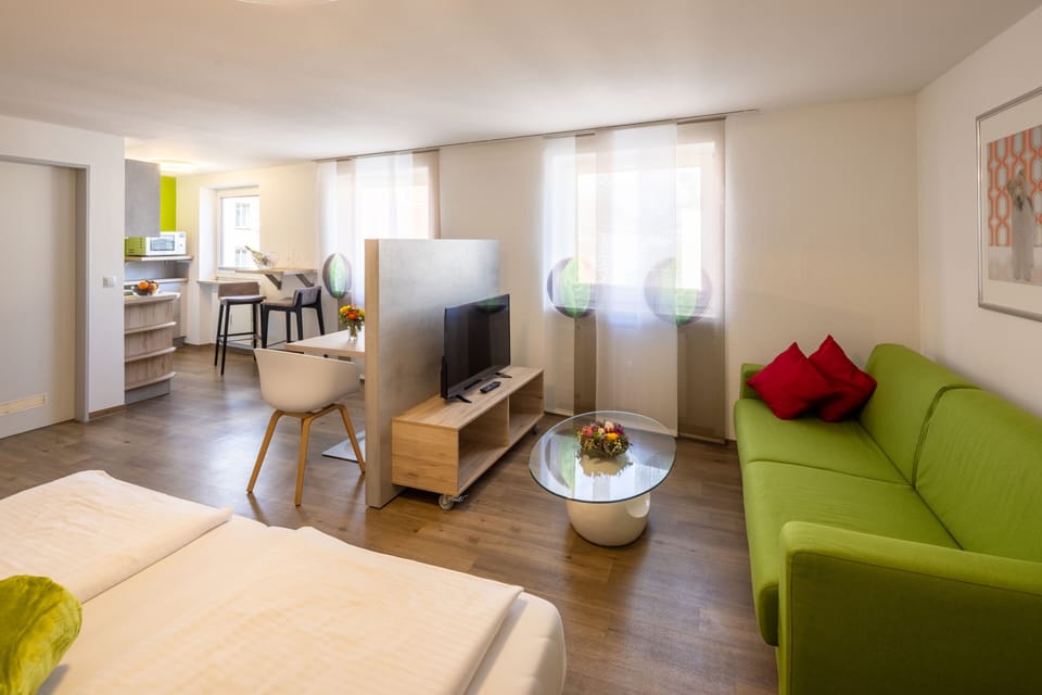 Apartment | Minibar, desk, blackout drapes, soundproofing