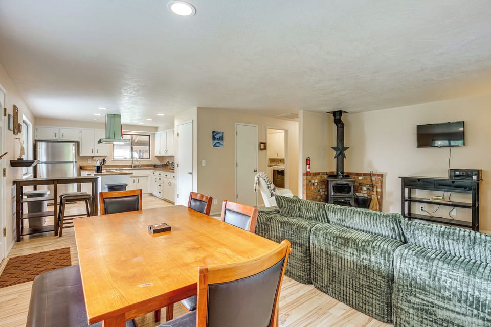 House (2 Bedrooms) | Interior