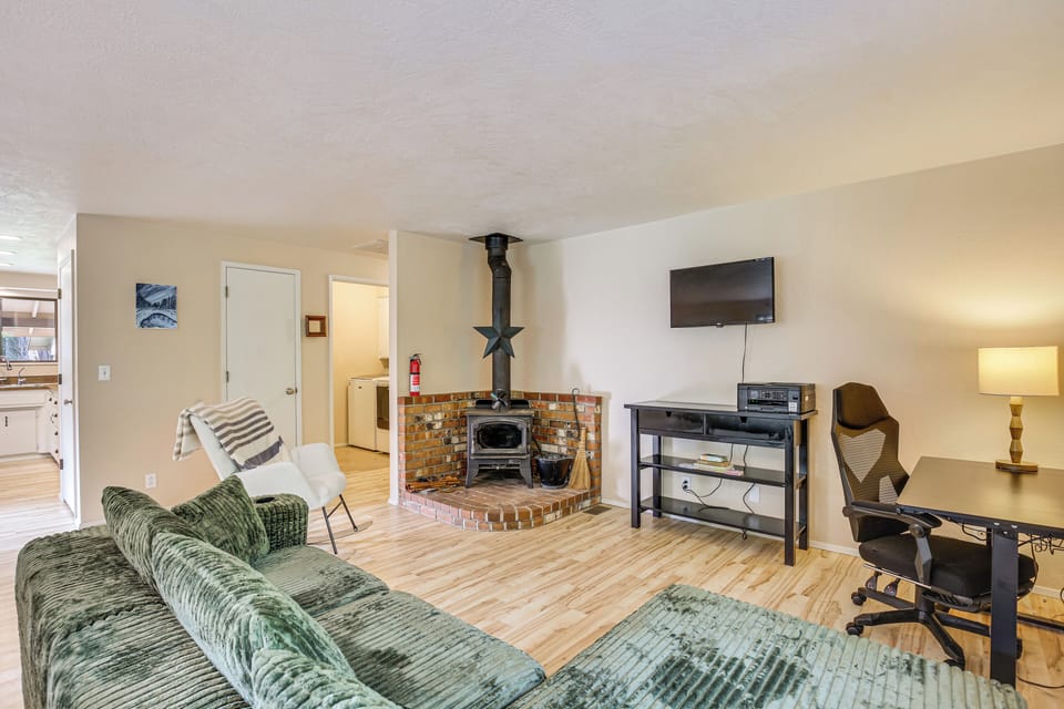 House (2 Bedrooms) | Interior