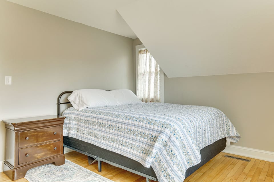 House (2 Bedrooms) | Interior