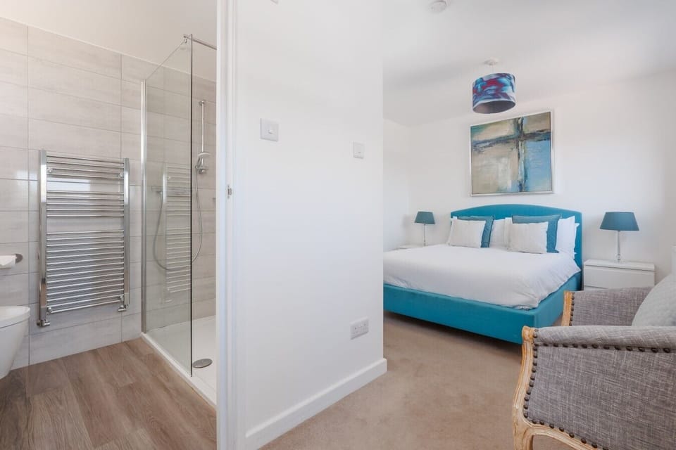 Shoreline Suite (6)