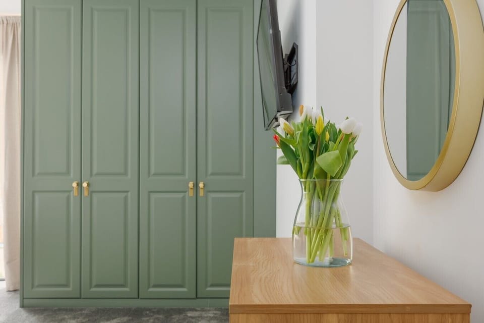 Fitted wardrobes and a vanity unit for all of your items