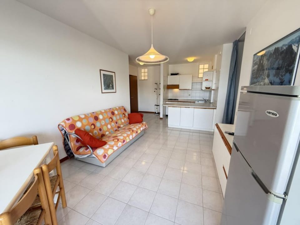 Apartment, 2 Bedrooms, Terrace, Ocean View | Dining room