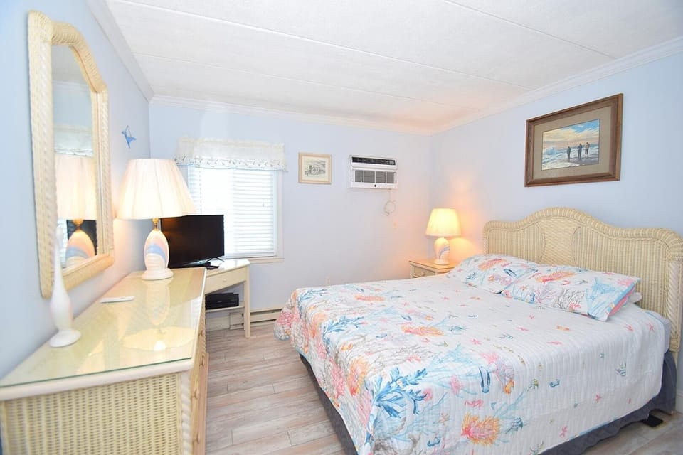 Condo, 1 Bedroom | 1 bedroom, WiFi (free)