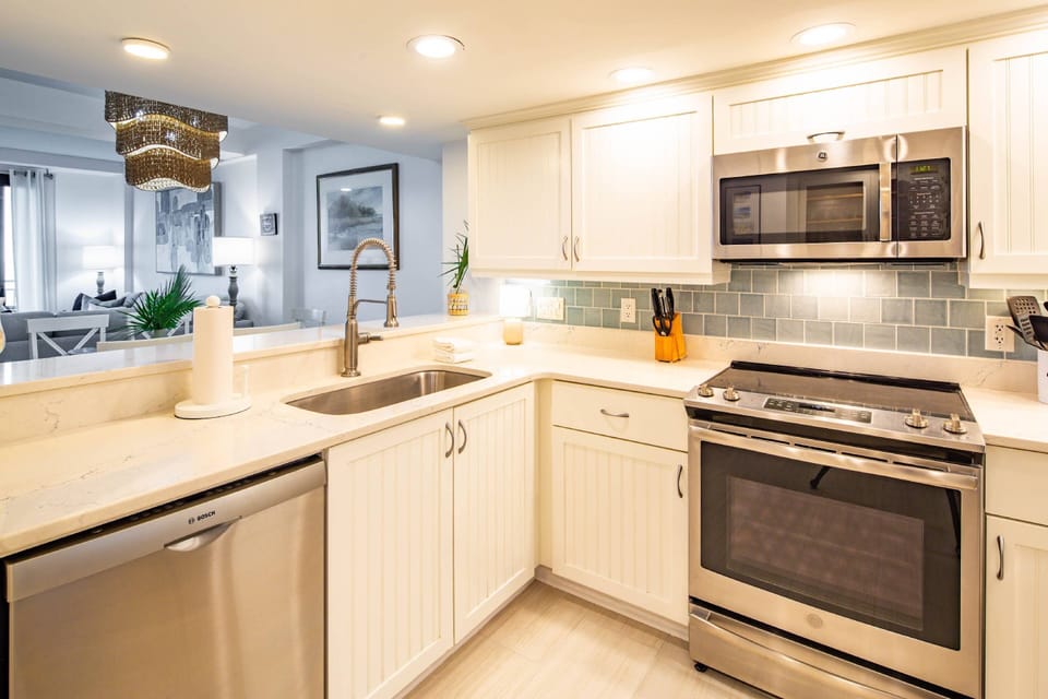 There's plenty of room in the spacious kitchen for your family to prepare their meals.