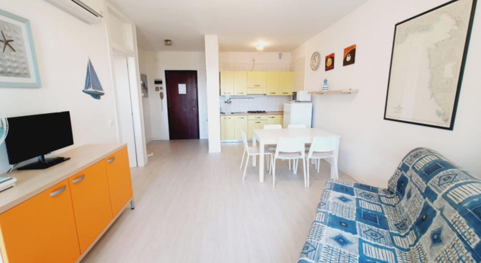 Apartment, 2 Bedrooms, Terrace, Ocean View | Living room