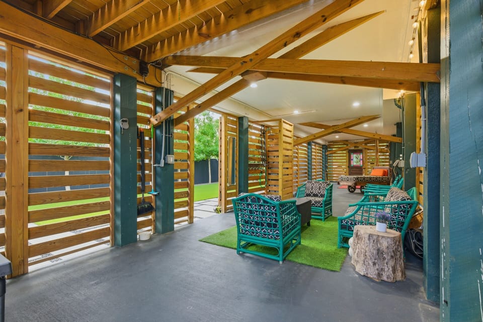 Garage - Direct Backyard Access