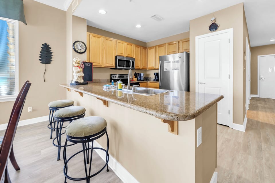 Eat-in bar seating