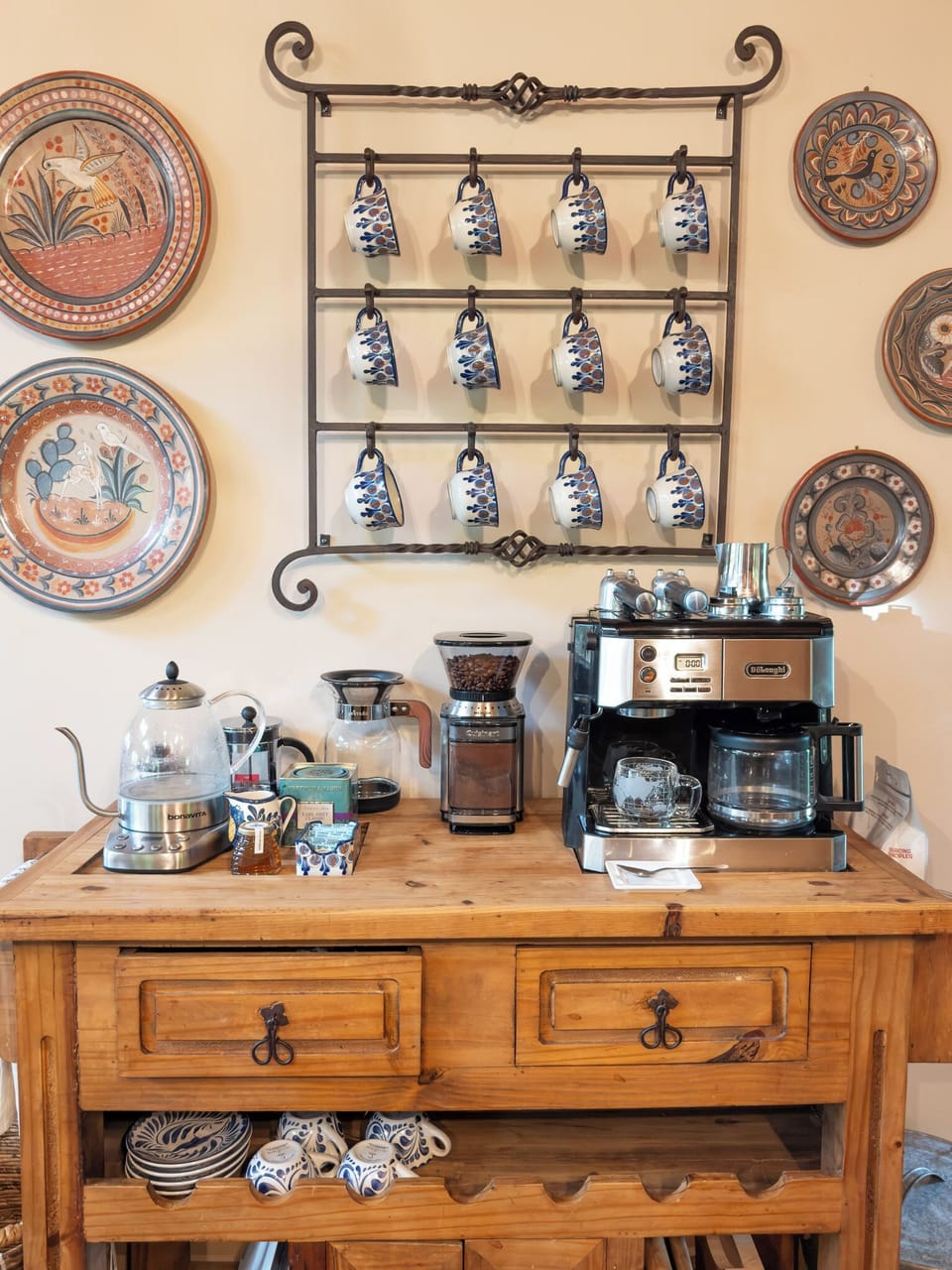French press, pour over, espresso, drip, loose leaf, bag-the bar is equipped.