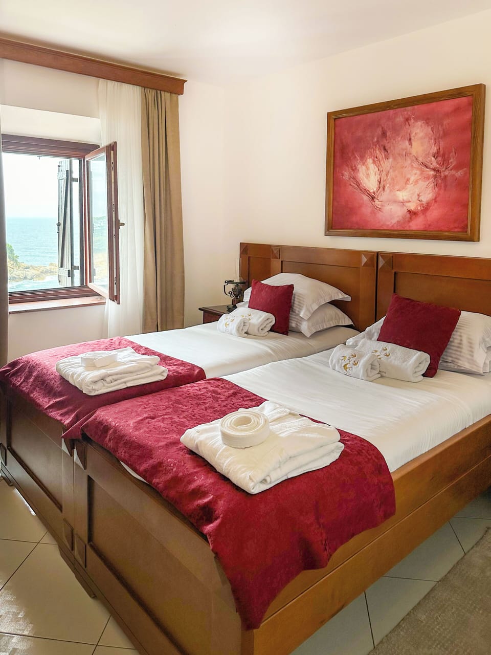 Minibar, in-room safe, free WiFi, bed sheets