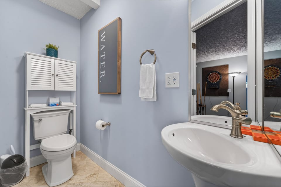 BATHROOM 1 - HALF BATH MAIN LEVEL