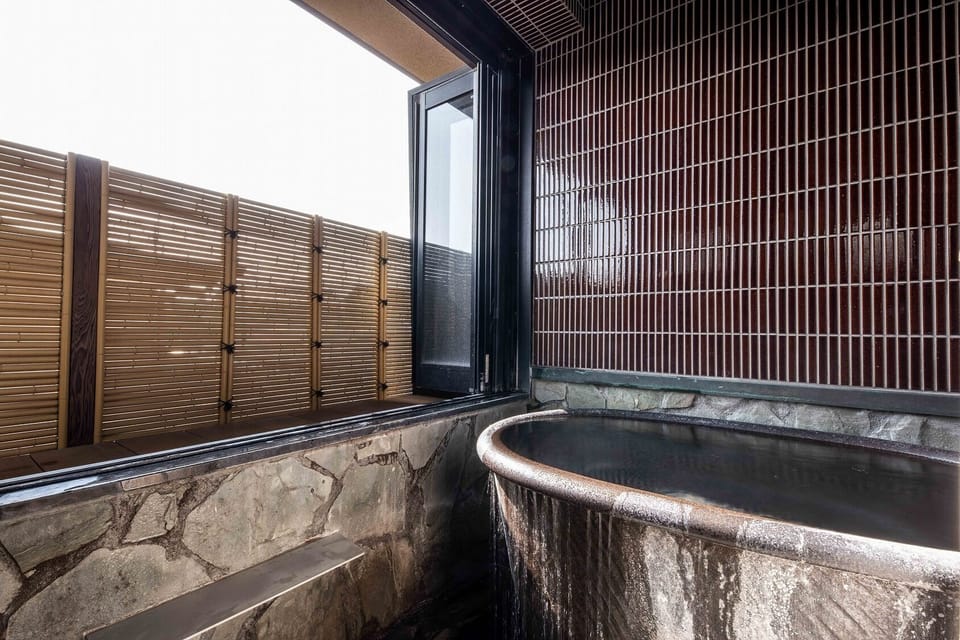 Indoor spa tub